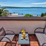 Moderne Penthousewohnung Nur 180 Meter Zum Mit Herrlicher Dachterrasse Цриквеница
