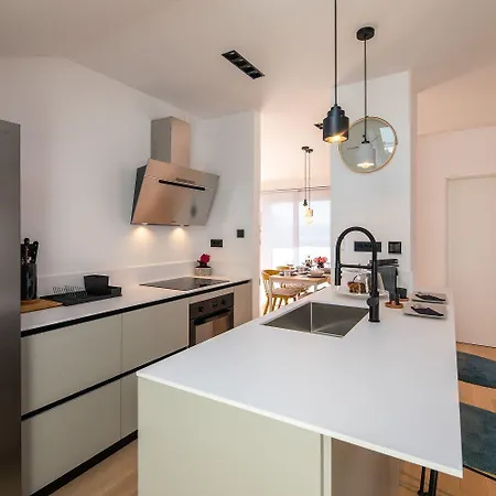 Apartment Moderne Penthousewohnung Nur 180 Meter Zum Mit Herrlicher Dachterrasse *