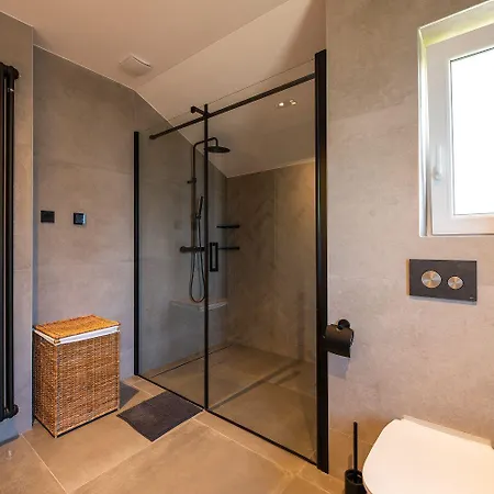Moderne Penthousewohnung Nur 180 Meter Zum Mit Herrlicher Dachterrasse