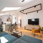 Moderne Penthousewohnung Nur 180 Meter Zum Mit Herrlicher Dachterrasse Apartmán