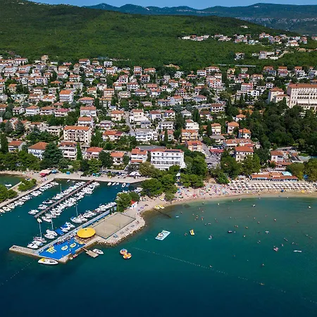 Moderne Penthousewohnung Nur 180 Meter Zum Mit Herrlicher Dachterrasse Apartamento Crikvenica